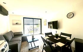 Le Maurice - Air Conditioning Parking And Seaside!